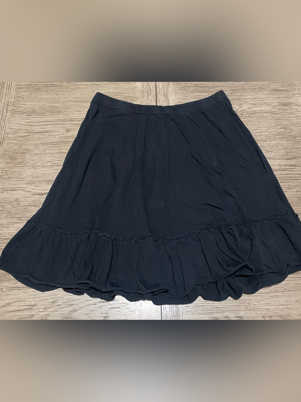 Mossimo women’s 100% cotton knee length black skirt. Size small.